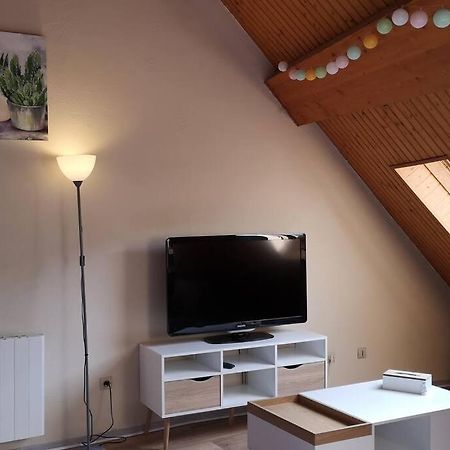 Duplex Au Centre Ville, Dans Cour Interieure Calme Доль Экстерьер фото